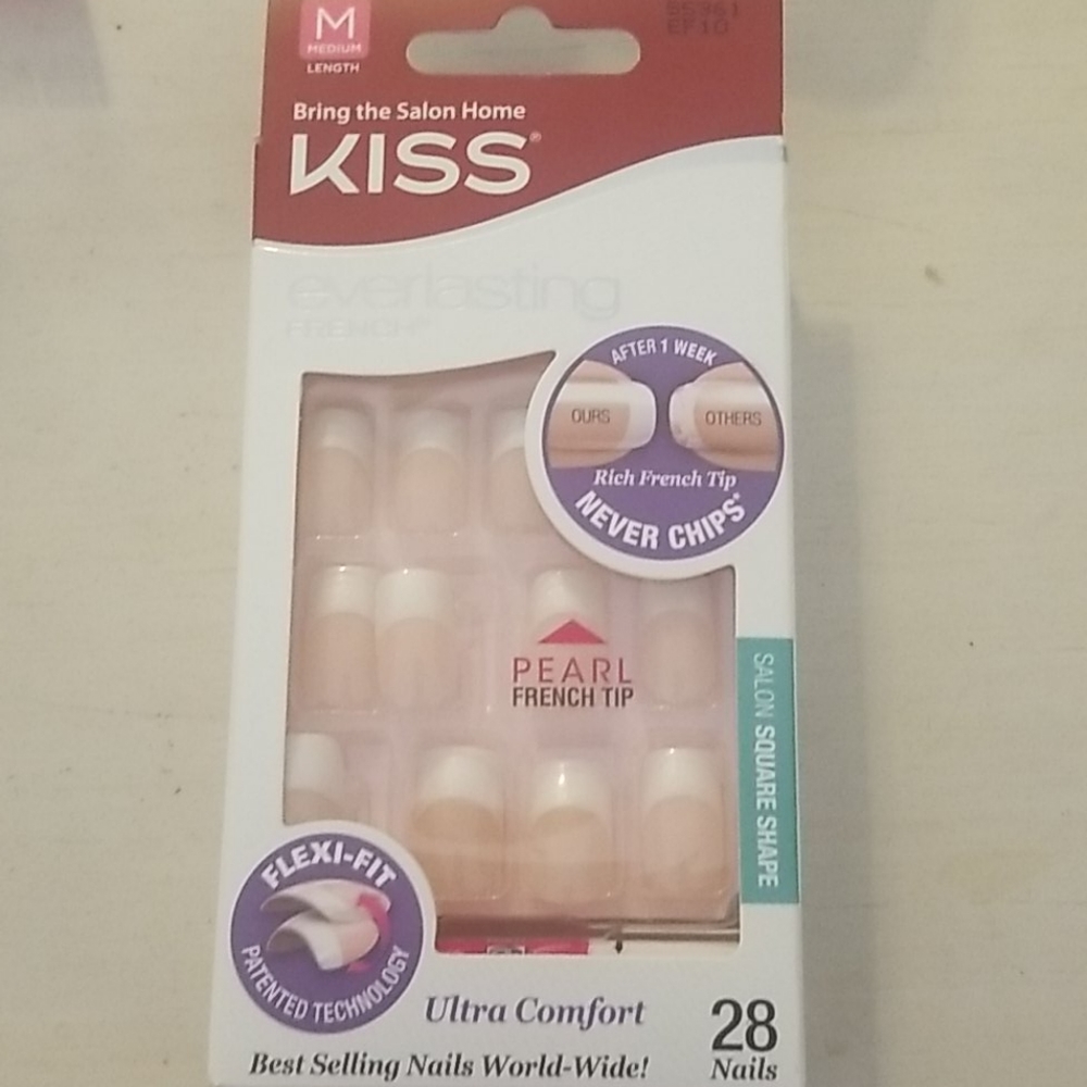 Kiss Press On French nails